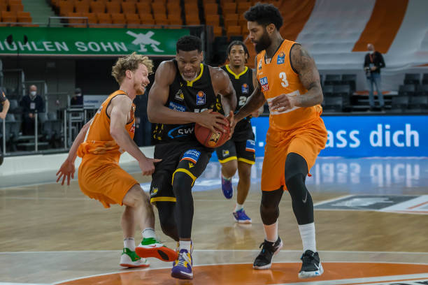 球员比在自 球员比在自